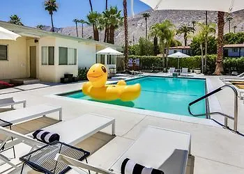 Calla Lily Inn Palm Springs Hotel
