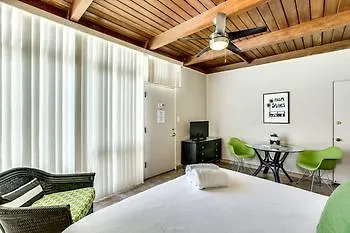 Hotel Calla Lily Inn Palm Springs