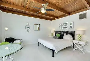 Hotel Calla Lily Inn Palm Springs