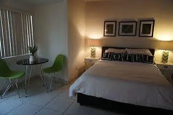 Calla Lily Inn Palm Springs Hotel